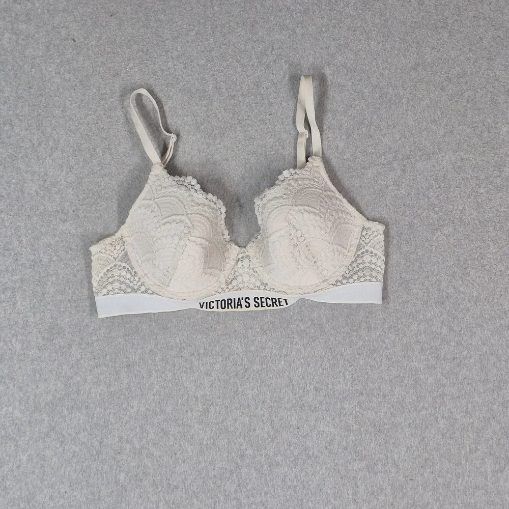 Victoria's Secret Women Bra 34B White Lightly Lined Underwired Lace Logo READ